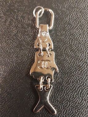 CC Silver-Tone Interlocking CC Link Charm Pendant